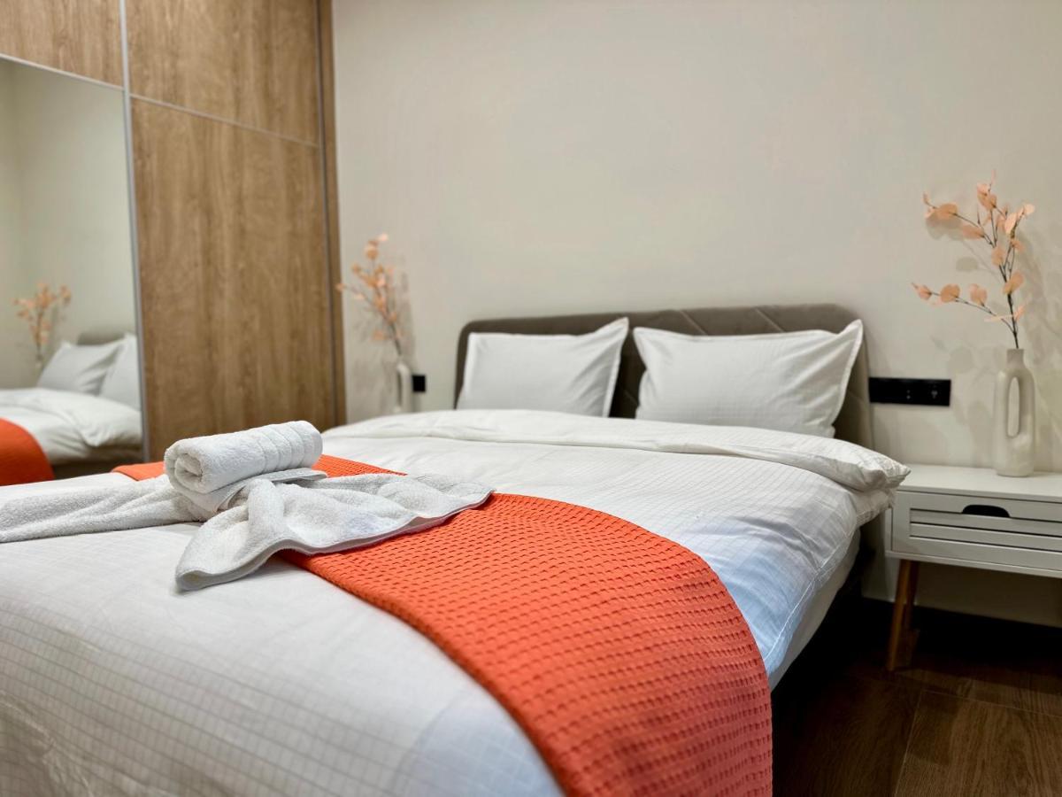 T&T Luxury Apartments - Rooftop Jacuzzi أثينا المظهر الخارجي الصورة