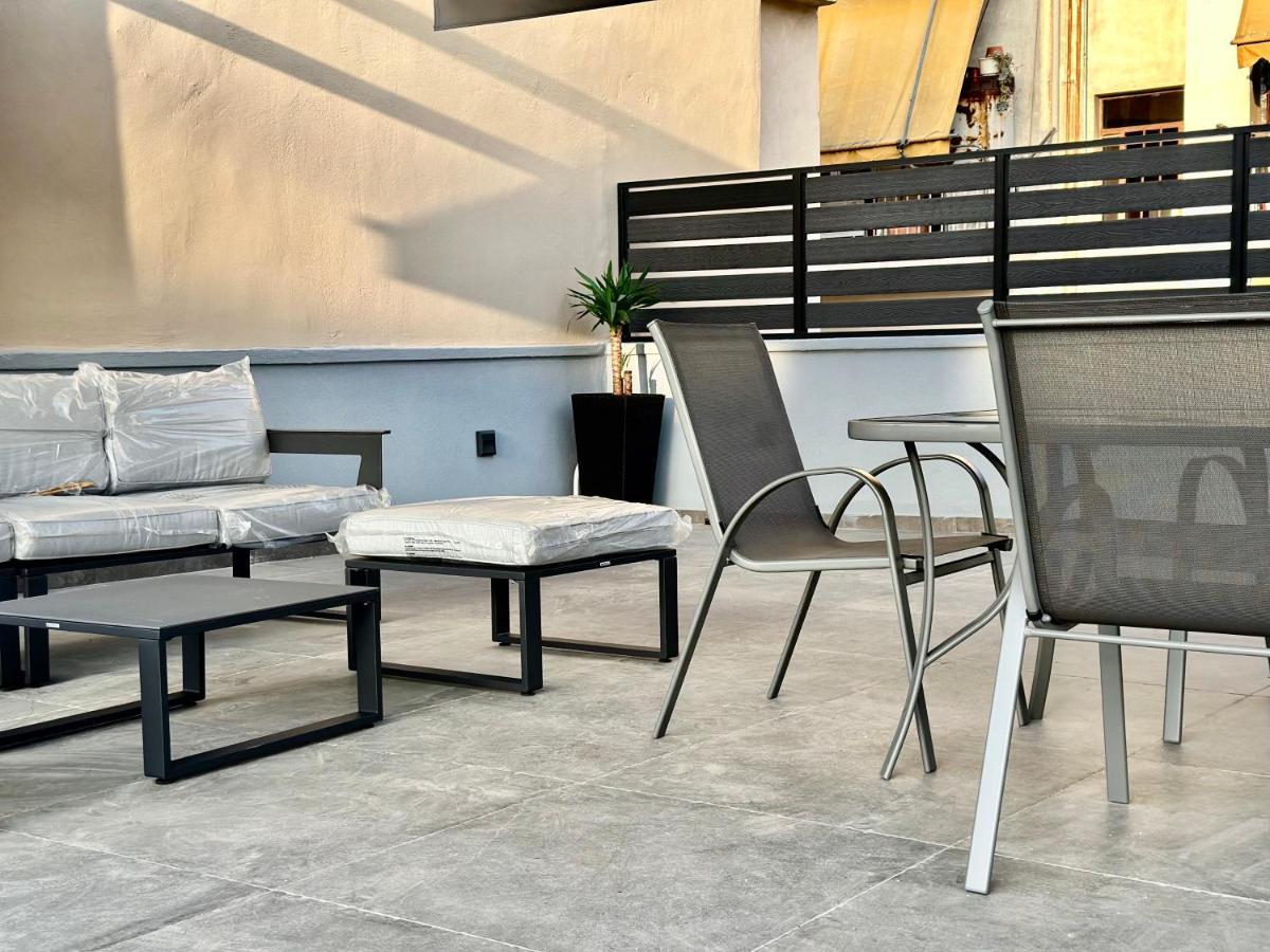 T&T Luxury Apartments - Rooftop Jacuzzi أثينا المظهر الخارجي الصورة