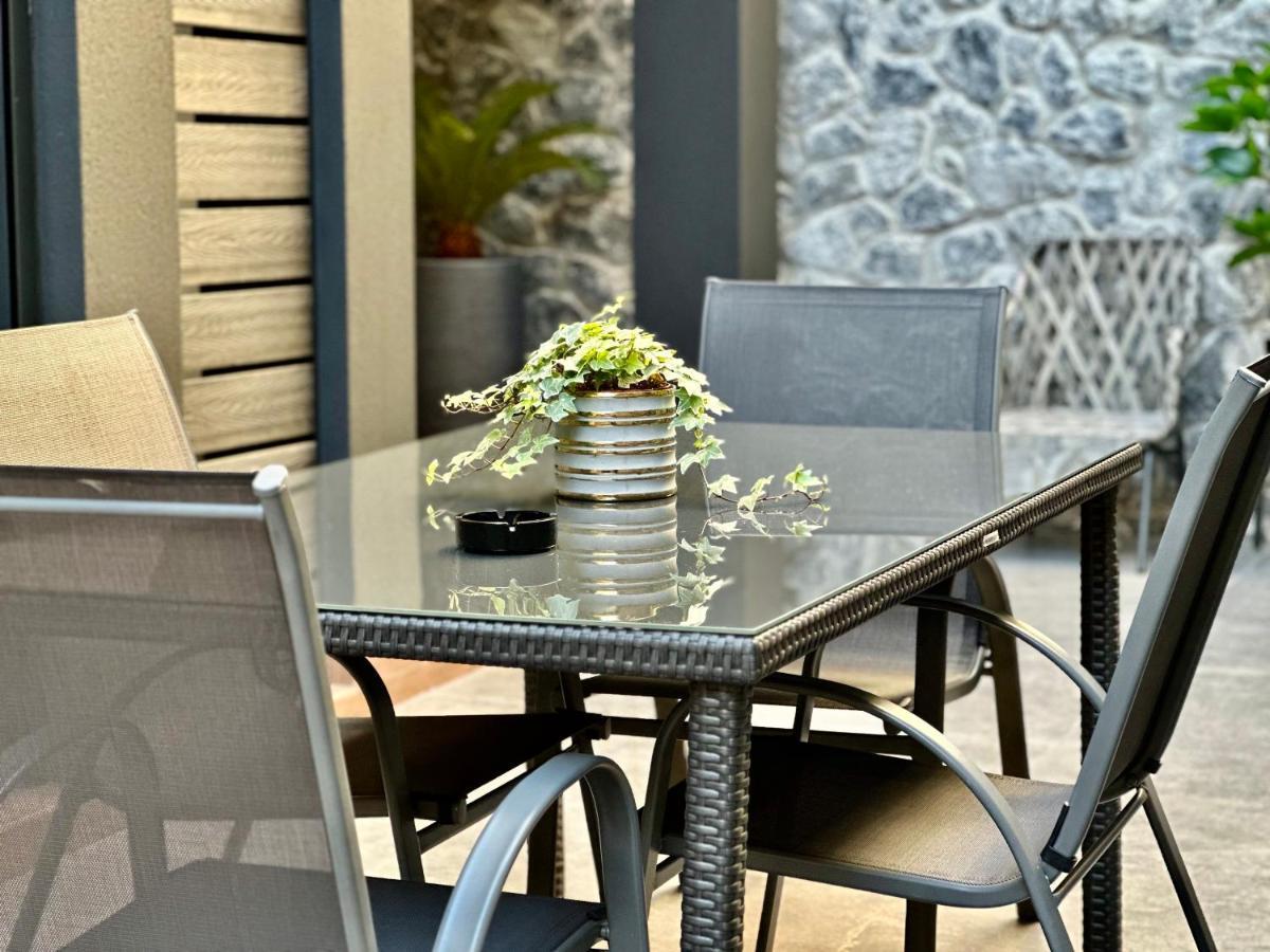 T&T Luxury Apartments - Rooftop Jacuzzi أثينا المظهر الخارجي الصورة