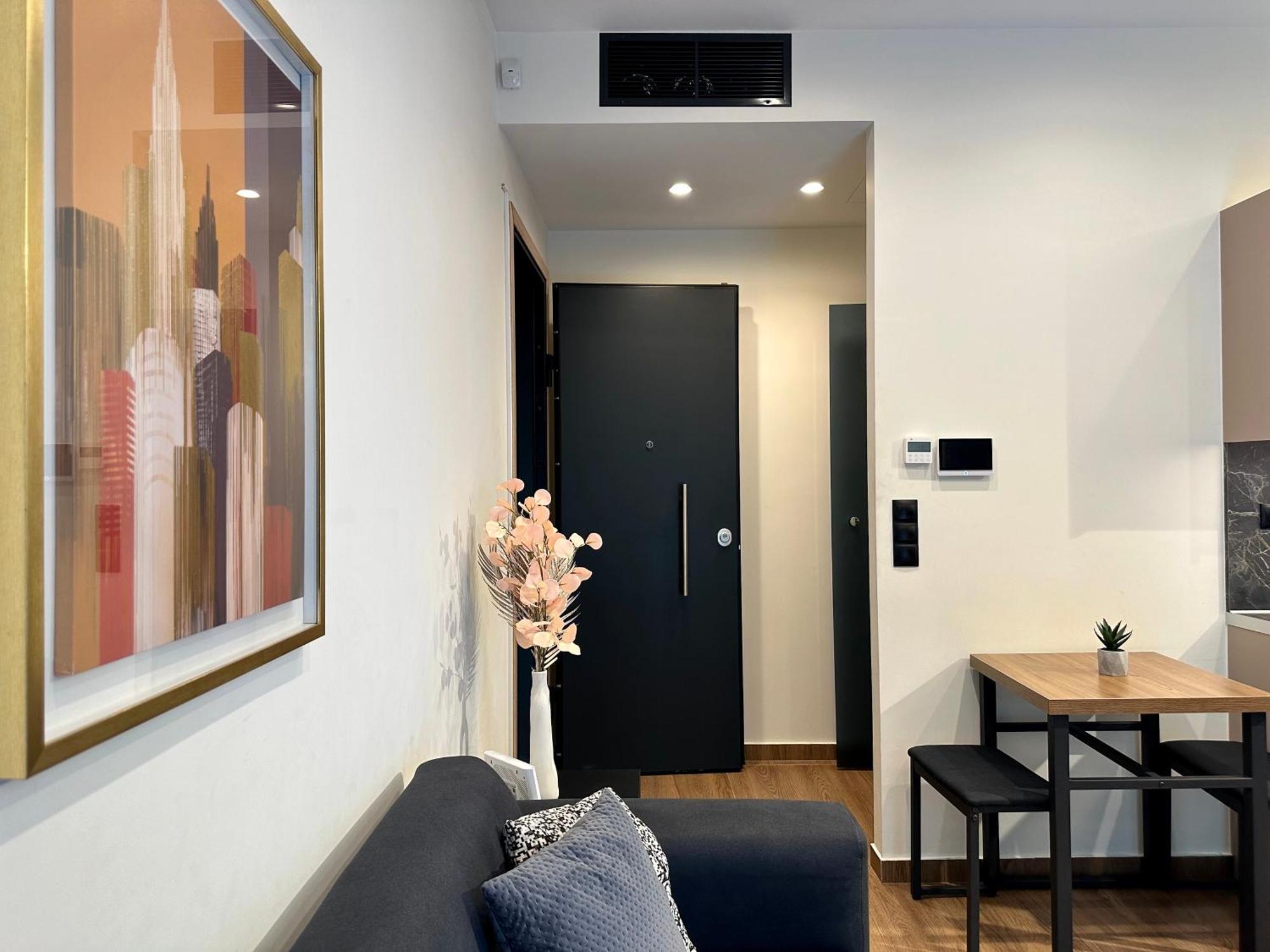 T&T Luxury Apartments - Rooftop Jacuzzi أثينا المظهر الخارجي الصورة