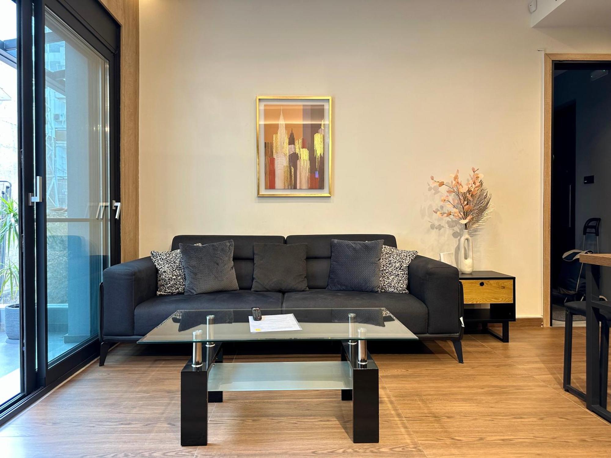 T&T Luxury Apartments - Rooftop Jacuzzi أثينا المظهر الخارجي الصورة