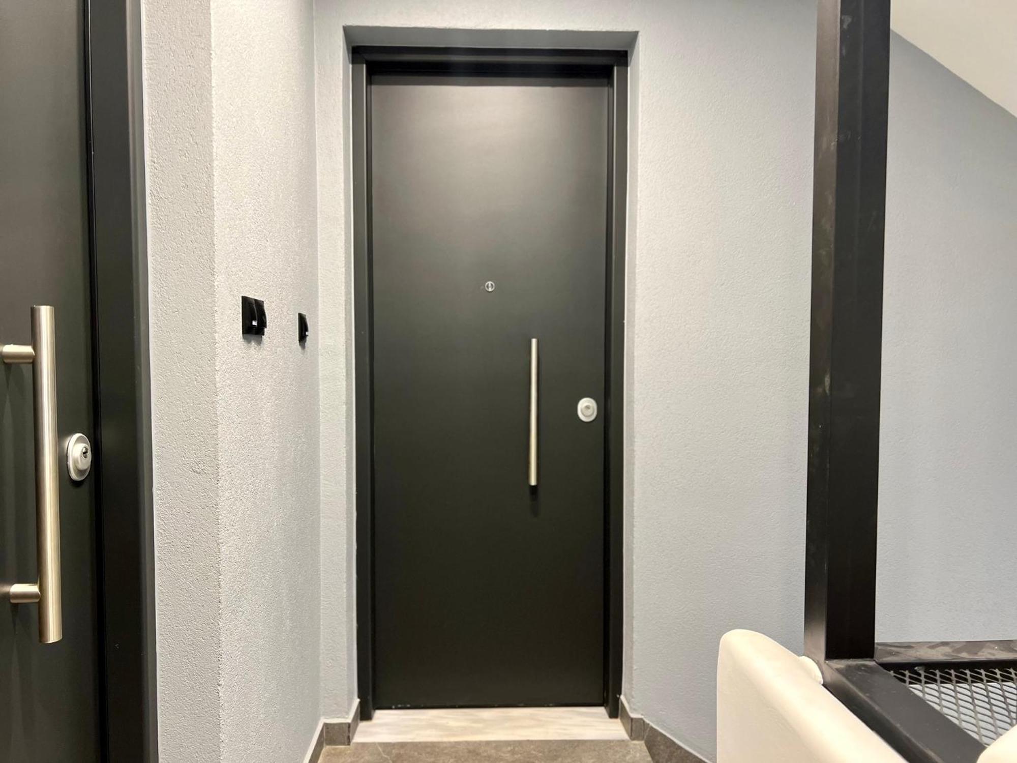 T&T Luxury Apartments - Rooftop Jacuzzi أثينا المظهر الخارجي الصورة
