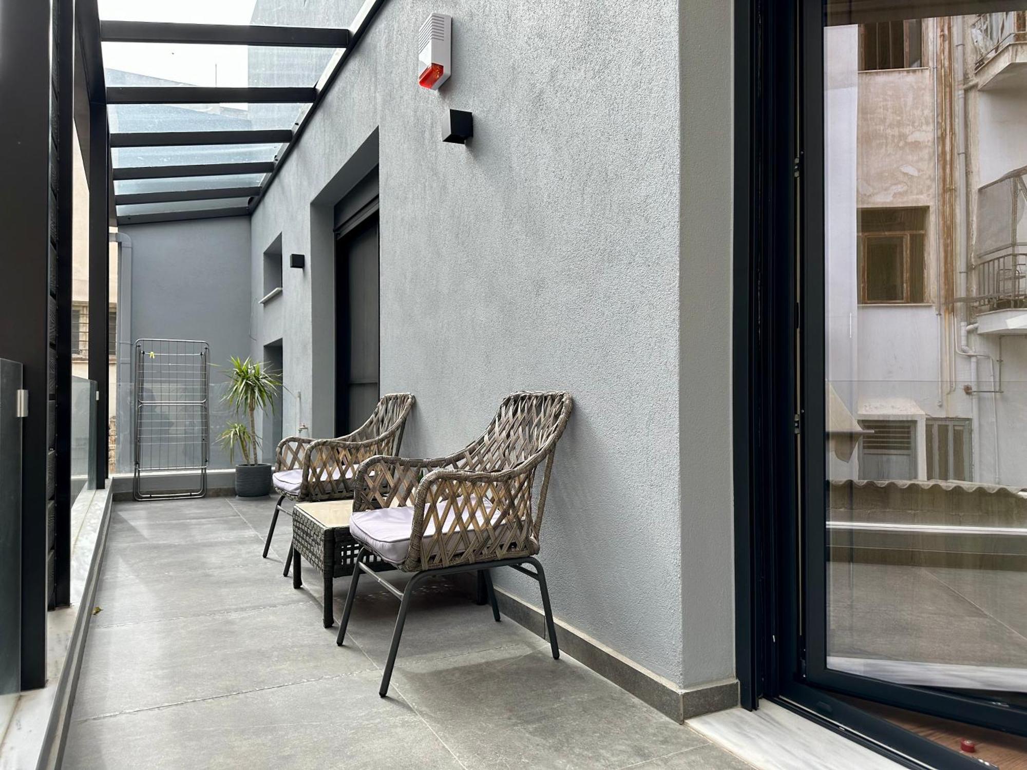 T&T Luxury Apartments - Rooftop Jacuzzi أثينا المظهر الخارجي الصورة
