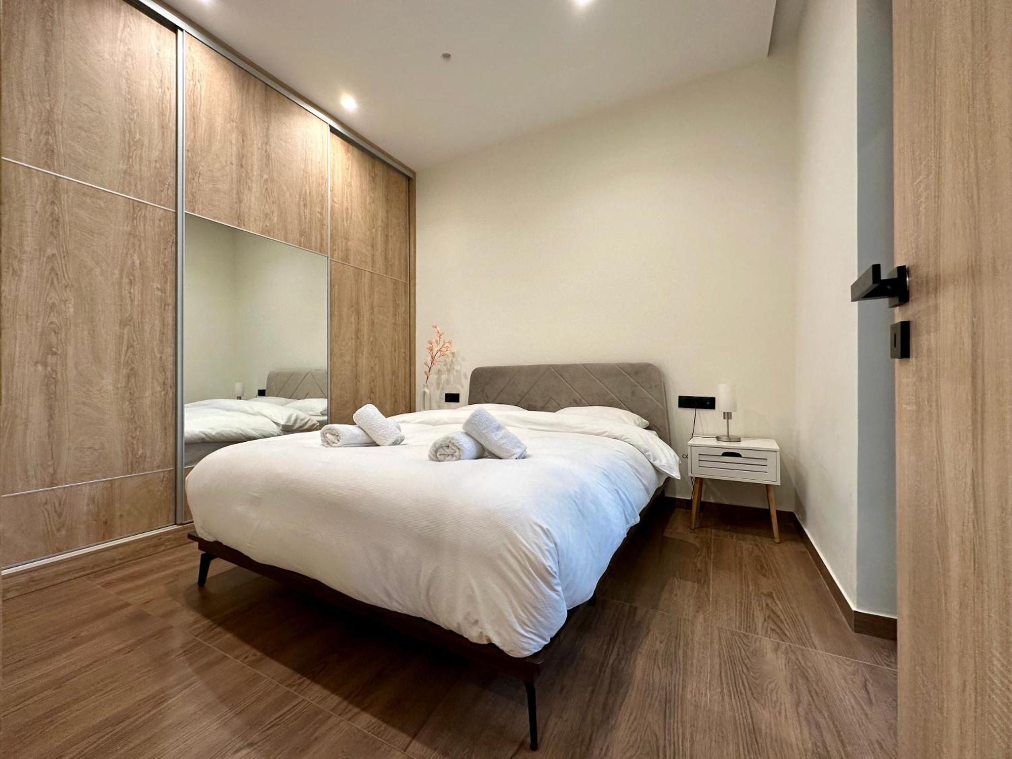 T&T Luxury Apartments - Rooftop Jacuzzi أثينا المظهر الخارجي الصورة